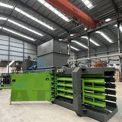Abfallpapier und alte Kleidung Hydraulische Ballenmaschine mit Getränkekarton