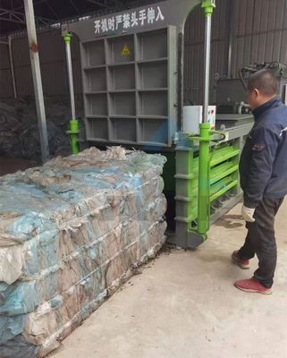 Dichte Plastikflasche Verpacken automatische horizontale Karton Abfallkarton Papier Press Baler Maschine
