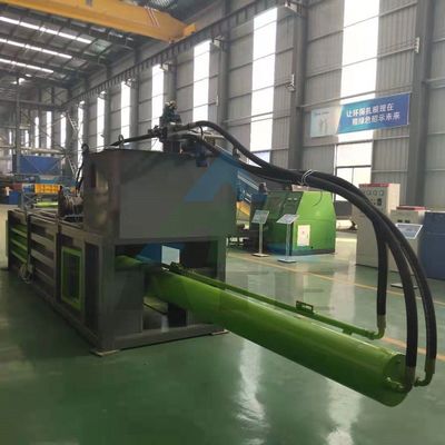 Baule Dichte Kunde 2300 KG Hydraulische Horizontale Aluminium-Balle-Maschine mit Förderer