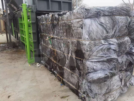 Automatische Bedienung Abfallkartonpresser für Plastikflaschen Kleidung