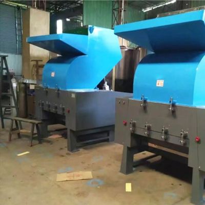 Kleine Recyclingmaschine für Kunststoffabfälle 5,5 kW Leistung Industrie-Schleifmaschine