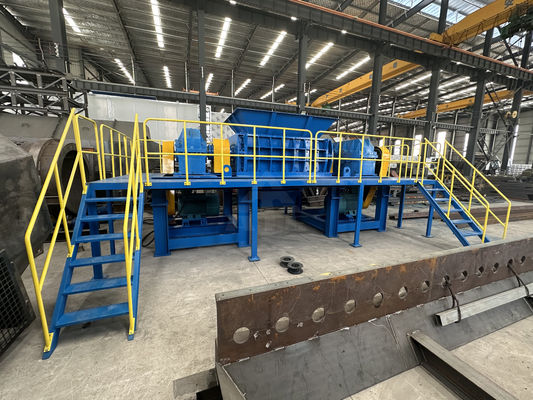 Doppelschacht Hydraulische Abfallreifen-Schredder-Maschine Kunststoff-Metall-Schacht-Schredder