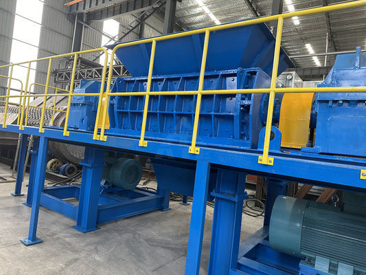 Doppelschacht-Metallschredder-Maschine für das individuelle Recycling in verschiedenen Branchen