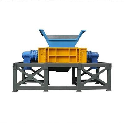 Doppelschacht-Schredder zum Recycling von Gummi-Reifen aus Kunststoff und Holz 4180x2100x2400 mm