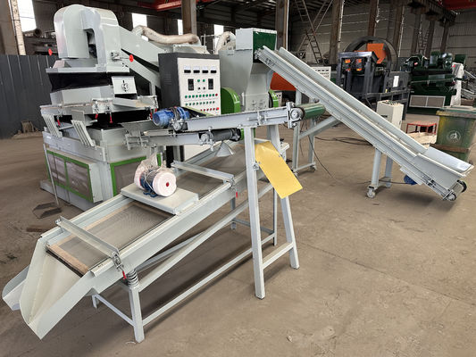 3000L/H Kupferdraht-Recycling-Maschine Kupferkabel Granulator Automatische Trockene Kupfer-Reismaschine