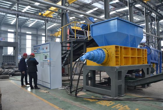 Gebrauchtreifen Doppelwellen-Schredder Abfallreifen-Recyclingmaschinen Reifen-Schreddermaschine 2200 kg