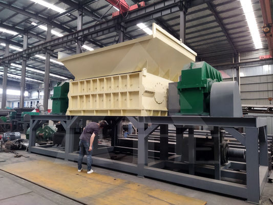 50kW Doppelwellen-Schredder für Plastikflaschen Lkw-Reifen und Metallschrott Recycling