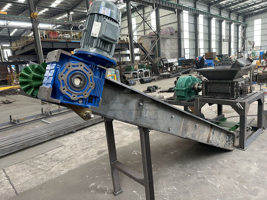 Reifenbrüchiger Abfallkautschukreifen Mini-Metallschrott-Schredder Doppelwellen-Schredder-Maschine für Kunststoffe