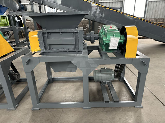 50kW Doppelwellen-Schredder für Holzpaletten und Schrottmetall/Kunststofffördersystem