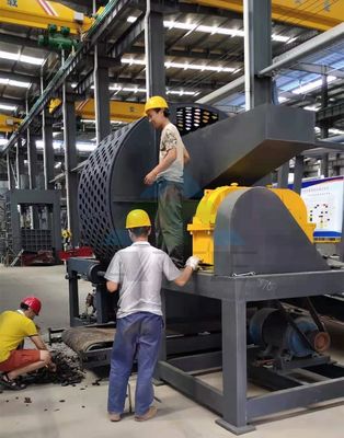 2-3 Tonnen Kapazität Hochproduktivität Reifen Zerkleinerungsmaschine für die Recycling von Altreifen
