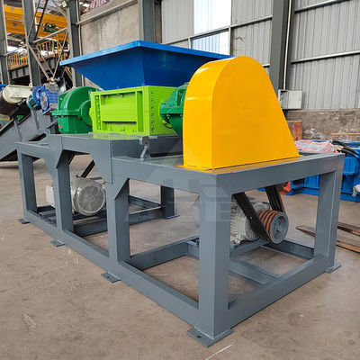 Multifunktionales Doppelschacht-Metallschredder für Schrott aus Kunststofffässern und Reifenkästen