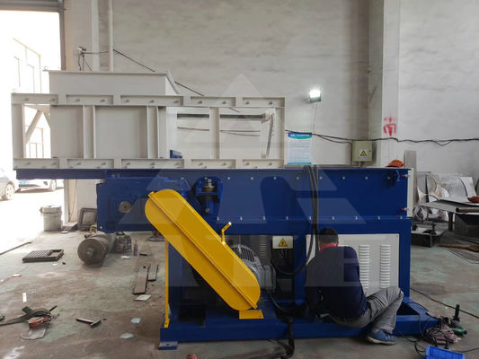 300-500 kg Kapazität Industrie-Einfachwelle Plastikflaschen-Schredder-Maschine zum Zerlegen