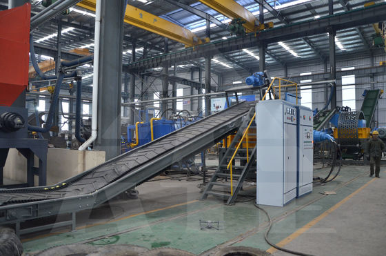 High Level Abfallreifen Recycling mit Gummi Reifen Reifen Shredder Maschine und Förderer