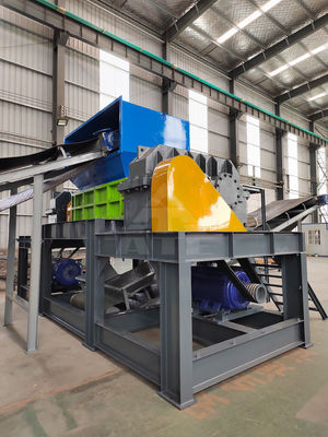 Kautschuk-Metall-Schredder Plastik-Recycling-Maschine mit und Kleinschrott Gewicht T von 2.5