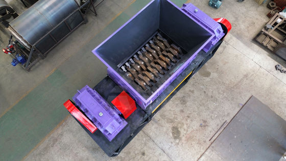 Doppelschacht-Schredder für das Recycling von Kupferkabeln und Aluminiumdosen im Jahr 2000