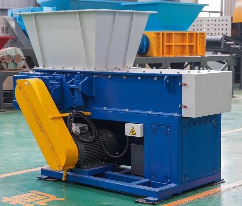 200-8000 kg/h Produktionskapazität Kunststoffschredder für Schaumstoff und Abfälle aus Faserbekleidung